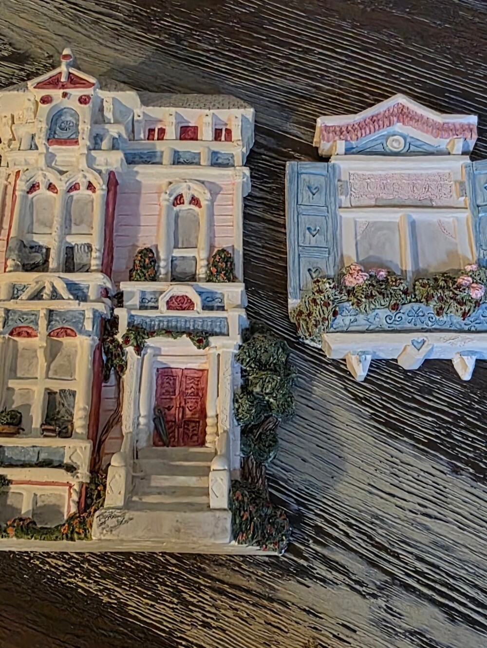 Decorative Victorian House Wall Plaques Bundle Vintage